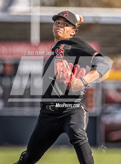 Thumbnail 1 in JSerra Catholic @ Servite photogallery.