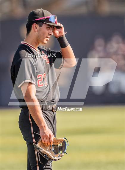 Thumbnail 3 in JSerra Catholic @ Servite photogallery.