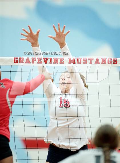 Thumbnail 3 in Liberty vs Grapevine photogallery.