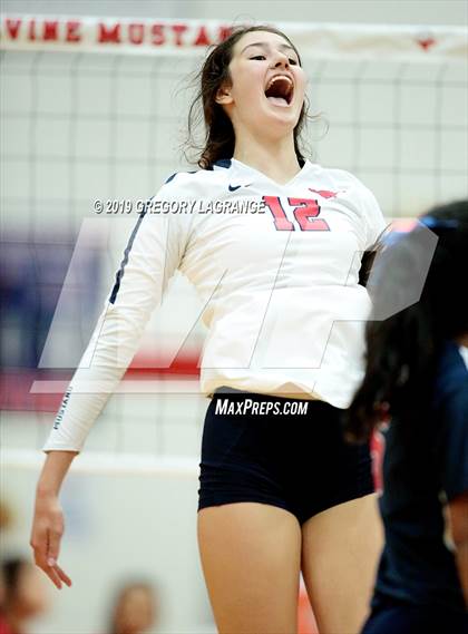 Thumbnail 2 in Liberty vs Grapevine photogallery.