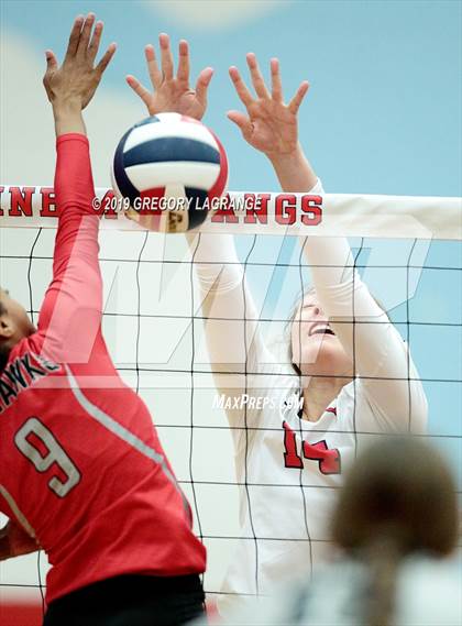 Thumbnail 2 in Liberty vs Grapevine photogallery.