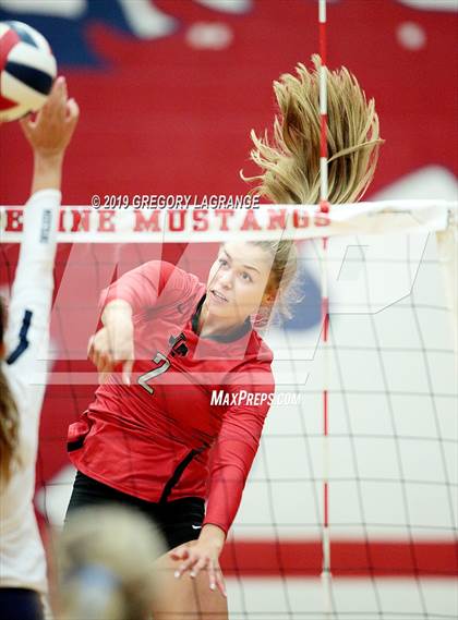 Thumbnail 2 in Liberty vs Grapevine photogallery.