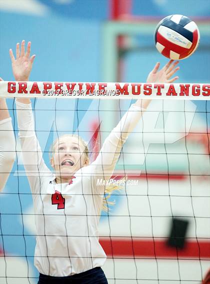 Thumbnail 1 in Liberty vs Grapevine photogallery.