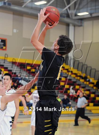 Thumbnail 1 in Pinnacle vs. Gilbert (Hoophall West Tournament) photogallery.