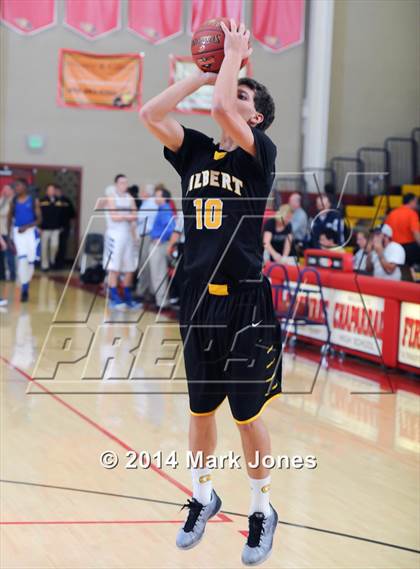 Thumbnail 2 in Pinnacle vs. Gilbert (Hoophall West Tournament) photogallery.