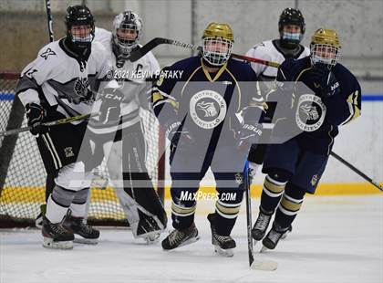 Thumbnail 1 in Notre Dame Catholic @ Xavier photogallery.