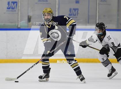 Thumbnail 2 in Notre Dame Catholic @ Xavier photogallery.