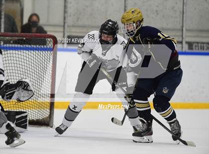 Thumbnail 2 in Notre Dame Catholic @ Xavier photogallery.