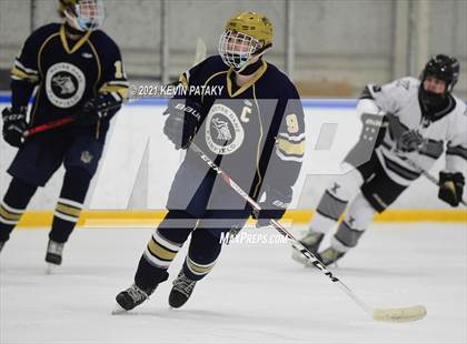 Thumbnail 1 in Notre Dame Catholic @ Xavier photogallery.