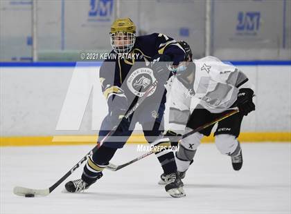 Thumbnail 2 in Notre Dame Catholic @ Xavier photogallery.