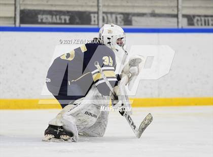 Thumbnail 2 in Notre Dame Catholic @ Xavier photogallery.