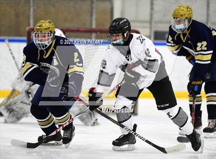 Thumbnail 3 in Notre Dame Catholic @ Xavier photogallery.