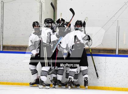 Thumbnail 3 in Notre Dame Catholic @ Xavier photogallery.