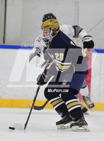 Thumbnail 1 in Notre Dame Catholic @ Xavier photogallery.