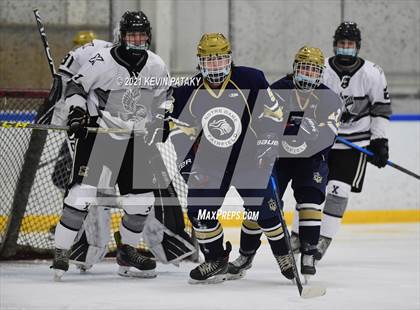 Thumbnail 2 in Notre Dame Catholic @ Xavier photogallery.