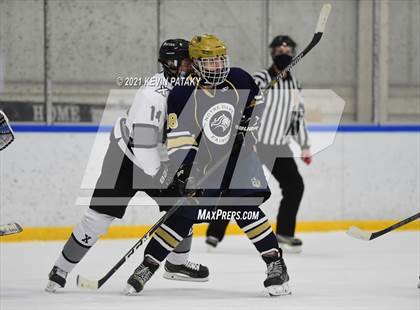 Thumbnail 2 in Notre Dame Catholic @ Xavier photogallery.