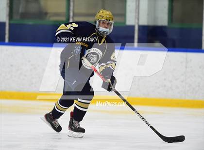 Thumbnail 3 in Notre Dame Catholic @ Xavier photogallery.
