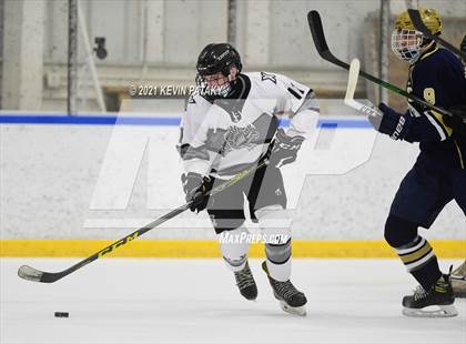 Thumbnail 2 in Notre Dame Catholic @ Xavier photogallery.