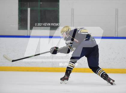 Thumbnail 2 in Notre Dame Catholic @ Xavier photogallery.