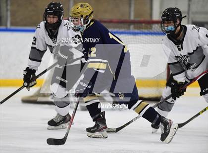 Thumbnail 2 in Notre Dame Catholic @ Xavier photogallery.