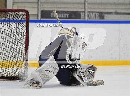 Thumbnail 2 in Notre Dame Catholic @ Xavier photogallery.