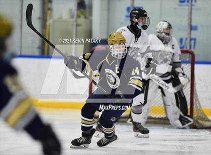 Thumbnail 3 in Notre Dame Catholic @ Xavier photogallery.