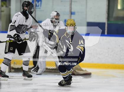 Thumbnail 2 in Notre Dame Catholic @ Xavier photogallery.