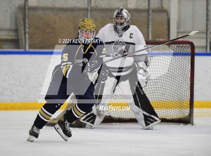 Thumbnail 2 in Notre Dame Catholic @ Xavier photogallery.