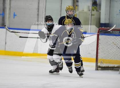 Thumbnail 3 in Notre Dame Catholic @ Xavier photogallery.