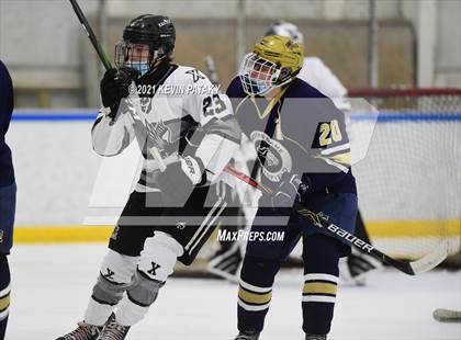 Thumbnail 2 in Notre Dame Catholic @ Xavier photogallery.