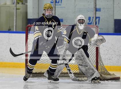 Thumbnail 2 in Notre Dame Catholic @ Xavier photogallery.
