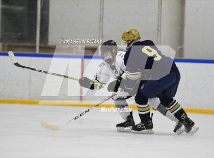 Thumbnail 1 in Notre Dame Catholic @ Xavier photogallery.
