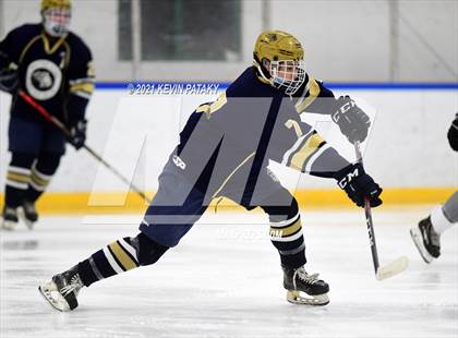 Thumbnail 3 in Notre Dame Catholic @ Xavier photogallery.