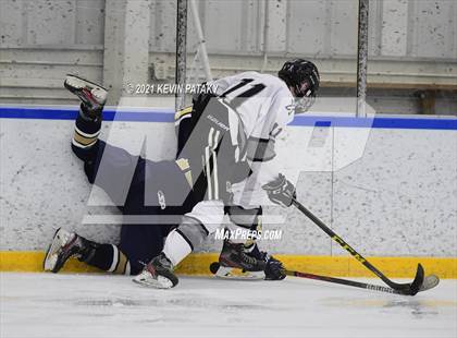 Thumbnail 1 in Notre Dame Catholic @ Xavier photogallery.