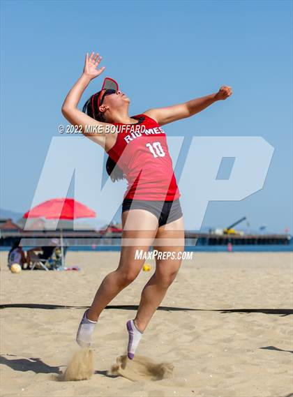 Thumbnail 2 in Rio Mesa @ Santa Barbara photogallery.