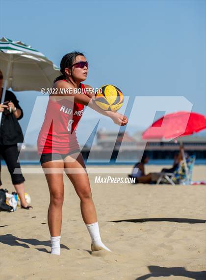 Thumbnail 1 in Rio Mesa @ Santa Barbara photogallery.