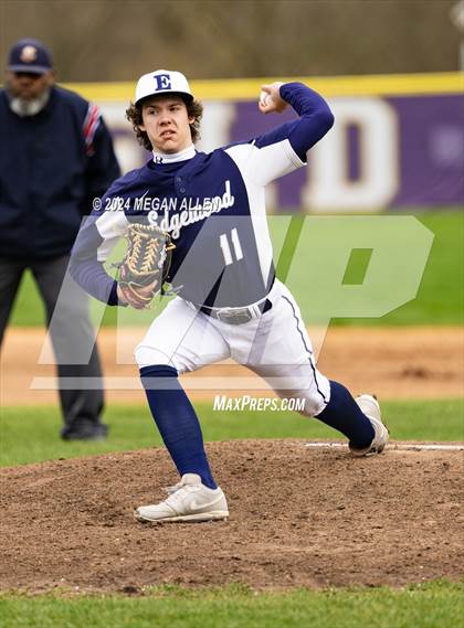 Thumbnail 3 in Edgewood @ Bellbrook photogallery.