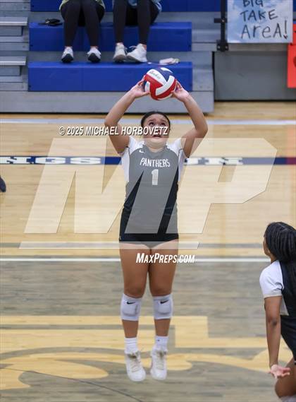 Thumbnail 2 in Lake Highlands @ Plano East (UIL 6A D1 Area Playoff) photogallery.