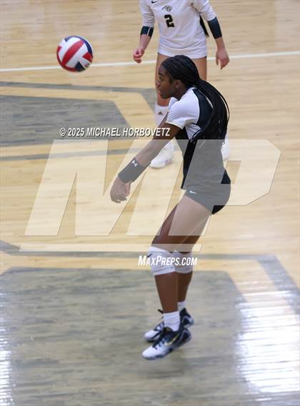 Thumbnail 2 in Lake Highlands @ Plano East (UIL 6A D1 Area Playoff) photogallery.