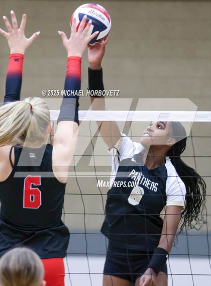 Thumbnail 2 in Lake Highlands @ Plano East (UIL 6A D1 Area Playoff) photogallery.