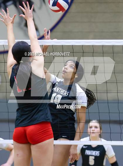 Thumbnail 3 in Lake Highlands @ Plano East (UIL 6A D1 Area Playoff) photogallery.