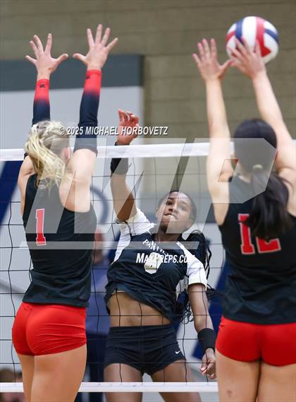 Thumbnail 3 in Lake Highlands @ Plano East (UIL 6A D1 Area Playoff) photogallery.