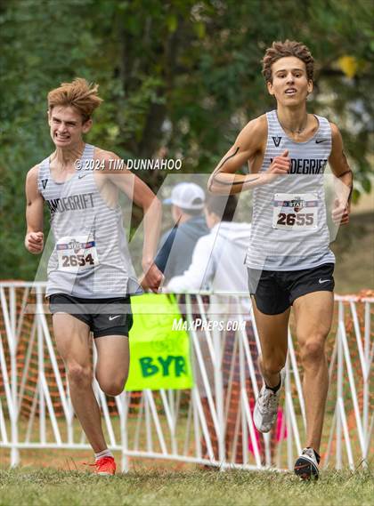 Thumbnail 1 in UIL 6A Boys Cross Country Finals photogallery.