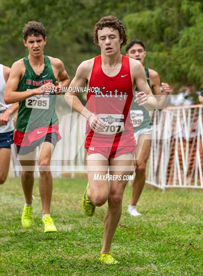 Thumbnail 1 in UIL 6A Boys Cross Country Finals photogallery.