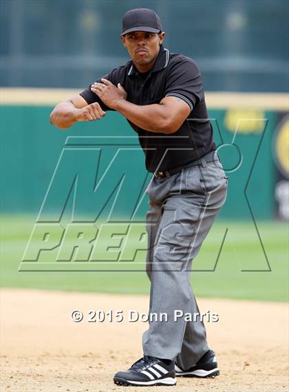 Thumbnail 1 in Los Osos vs. Damien photogallery.