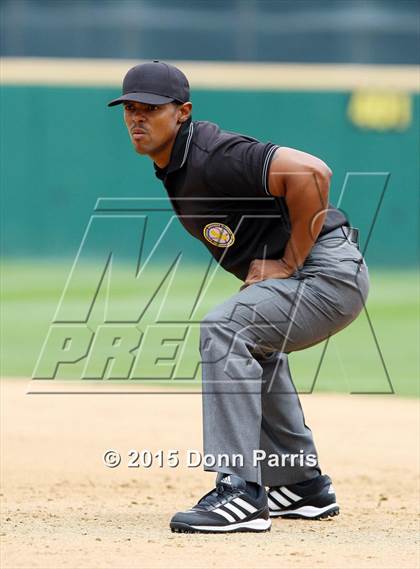 Thumbnail 3 in Los Osos vs. Damien photogallery.