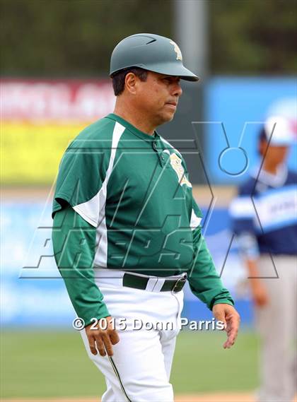 Thumbnail 3 in Los Osos vs. Damien photogallery.