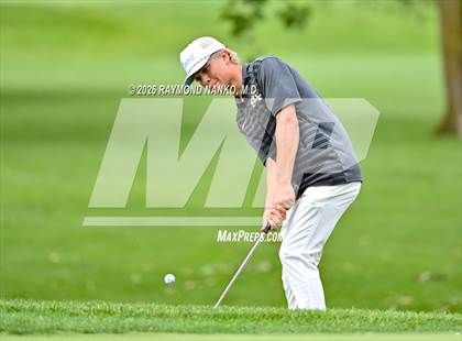 Thumbnail 1 in IHSAA Section 19 Final photogallery.