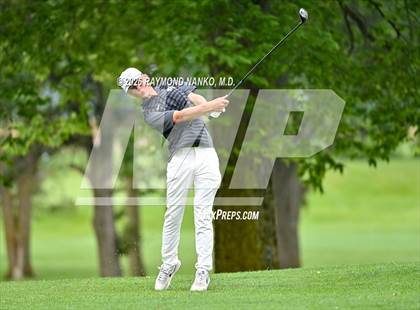 Thumbnail 2 in IHSAA Section 19 Final photogallery.