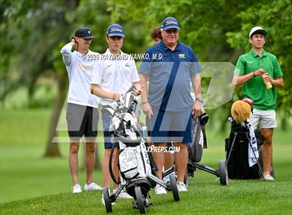 Thumbnail 2 in IHSAA Section 19 Final photogallery.